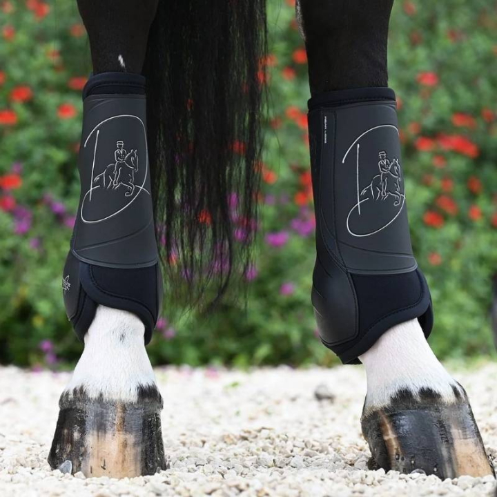 Guêtres de dressage arrière velcro Absolute Noir dans le groupe Équipement cheval / Protections des Membres / Guêtres fermées & Guêtres de dressage chez Equinest (21020193Sv_r)
