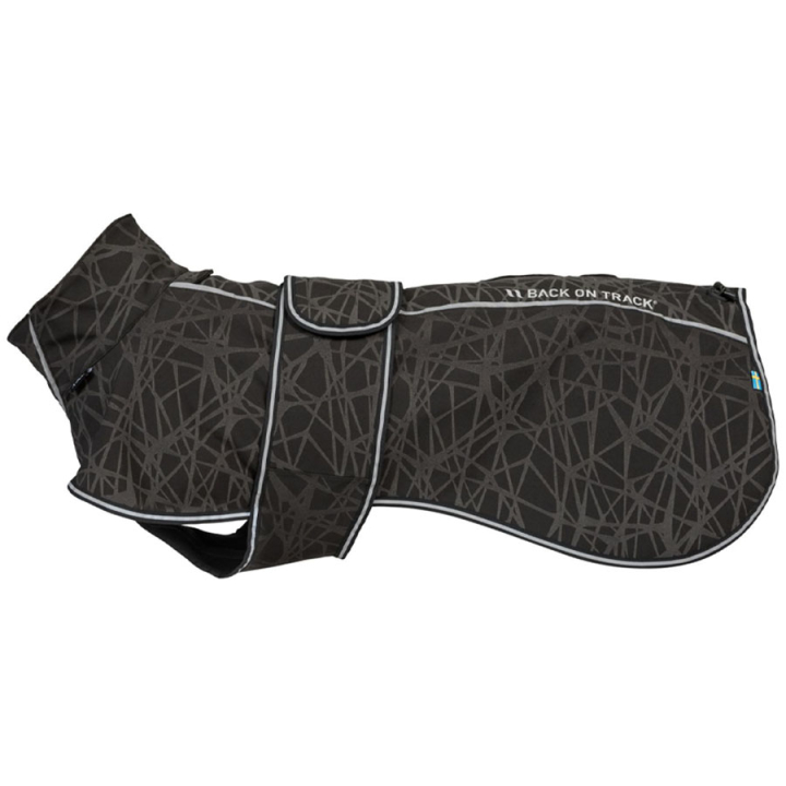 Manteau softshell pour chien Buddy 2.0 Long Back Noir dans le groupe Chien / Manteaux et pulls pour chien chez Equinest (32179028BA_r)