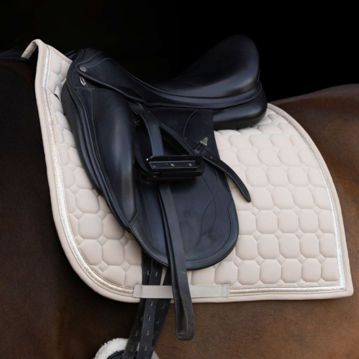 Tapis de selle dressage CovallieroTherm Beige dans le groupe Équipement cheval / Tapis de selle / Tapis de selle dressage chez Equinest (3233168BE_r)