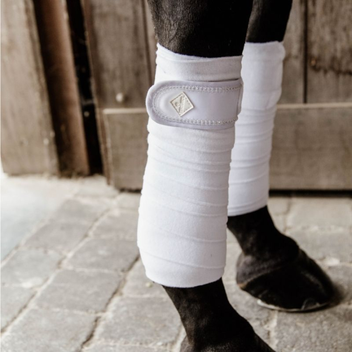 Bandages Polar Fleece Pearls Blanc dans le groupe Équipement cheval / Protections des Membres / Bandages chez Equinest (42113WH)