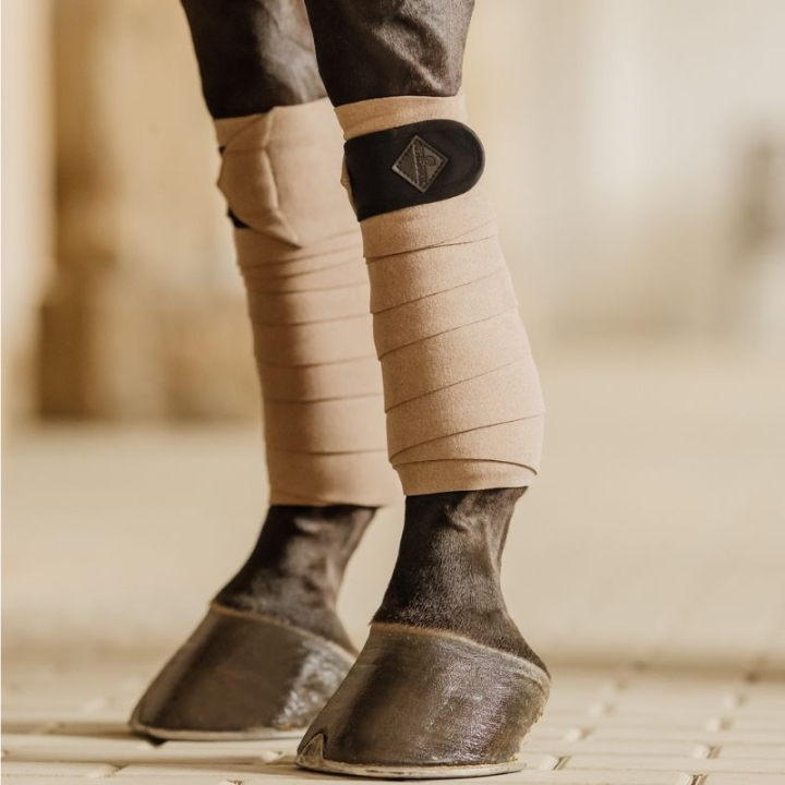 Bandages Polar Fleece Show Vegan Wool Beige dans le groupe Équipement cheval / Protections des Membres / Bandages chez Equinest (42120BE)