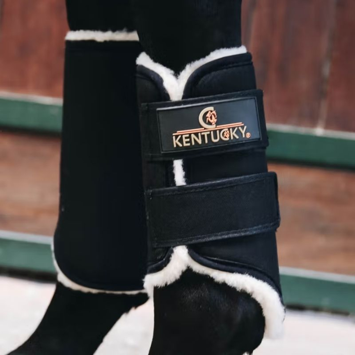 Guêtres fermées Solimbra Avant Noir dans le groupe Équipement cheval / Protections des Membres / Guêtres fermées & Guêtres de dressage chez Equinest (42301Sv_r)