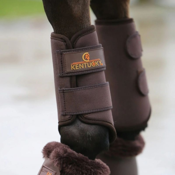 Guêtres 3D Spacer Front Marron dans le groupe Équipement cheval / Protections des Membres / Guêtres fermées & Guêtres de dressage chez Equinest (4230605FBR_r)