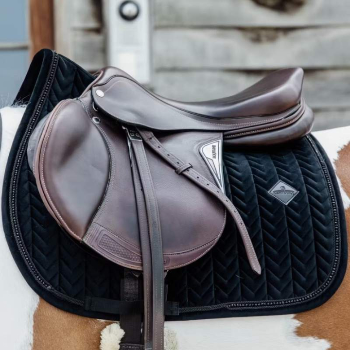 Tapis de selle Velours Perles Noir   dans le groupe Équipement cheval / Tapis de selle / Tapis de selle mixte & Tapis de selle de saut chez Equinest (42590Sv_r)