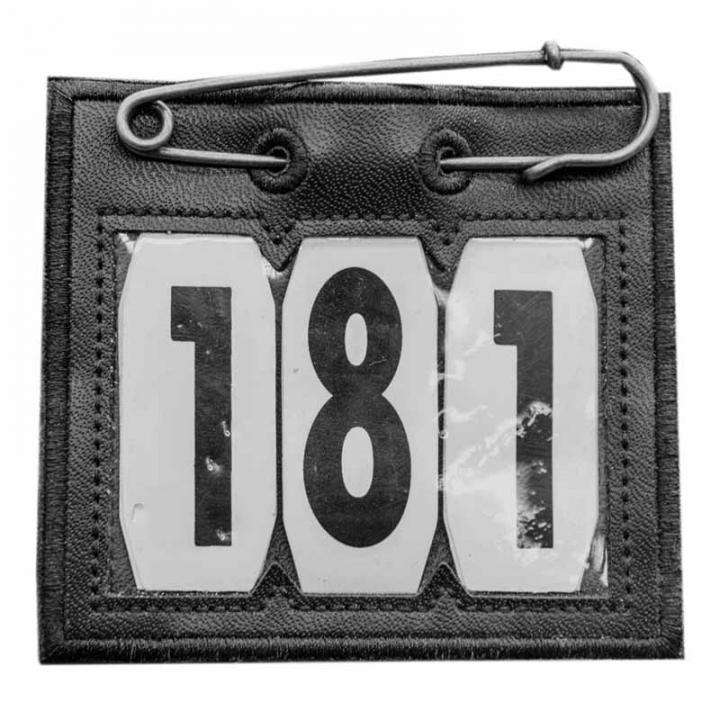 Étiquette numérotée PVC Safety Pin Noir dans le groupe Équipement cheval / Accessoires / Numéros de départ chez Equinest (42682013BA)