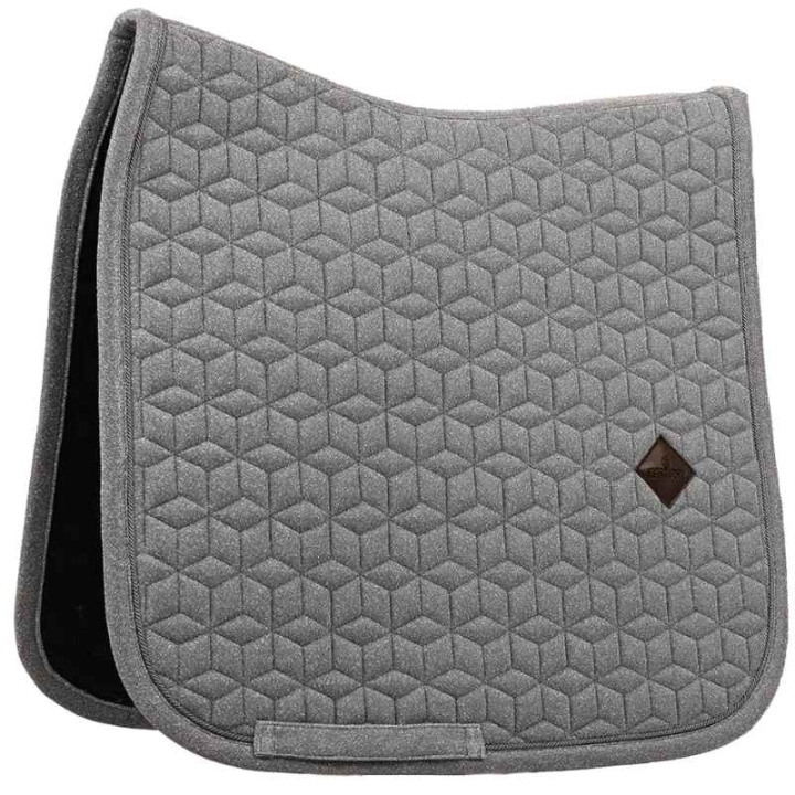 Tapis de selle dressage Full Sparkling Gris dans le groupe Équipement cheval / Tapis de selle / Tapis de selle dressage chez Equinest (4269908DRGR_r)