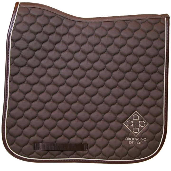Tapis de selle dressage Grooming Deluxe Marron dans le groupe Équipement cheval / Tapis de selle / Tapis de selle dressage chez Equinest (4273105DRBR_r)