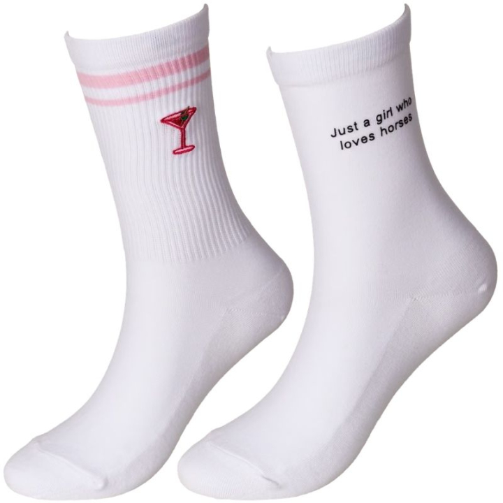 Chaussettes Loves Horses 2-pack Blanc dans le groupe Vêtements d'équitation / Chaussettes chez Equinest (4275602LOVESWH_r)