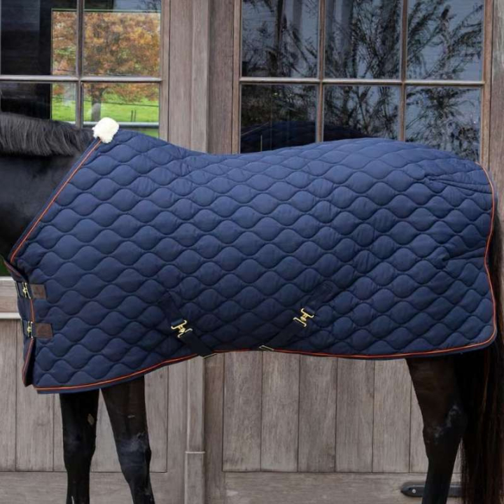 Couvertures d'écurie Wave 600D 160g Bleu Marine dans le groupe Couvertures cheval / Couvertures d'écurie chez Equinest (5223803125NA_r)