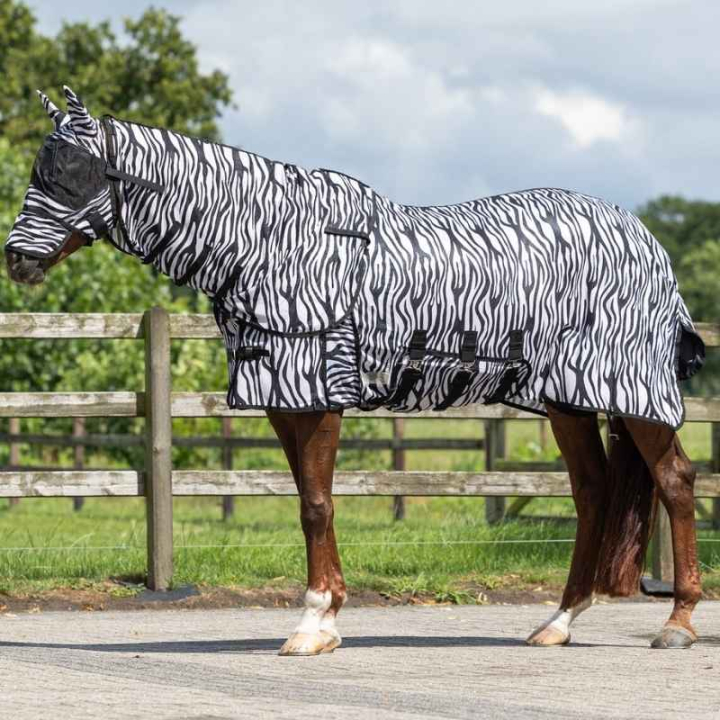 Couverture Anti-Mouches avec cou et bonnet amovibles Zebra Noir/Blanc dans le groupe Anti-mouches / Couvertures anti-mouches chez Equinest (6013ZE125BAWH_r)