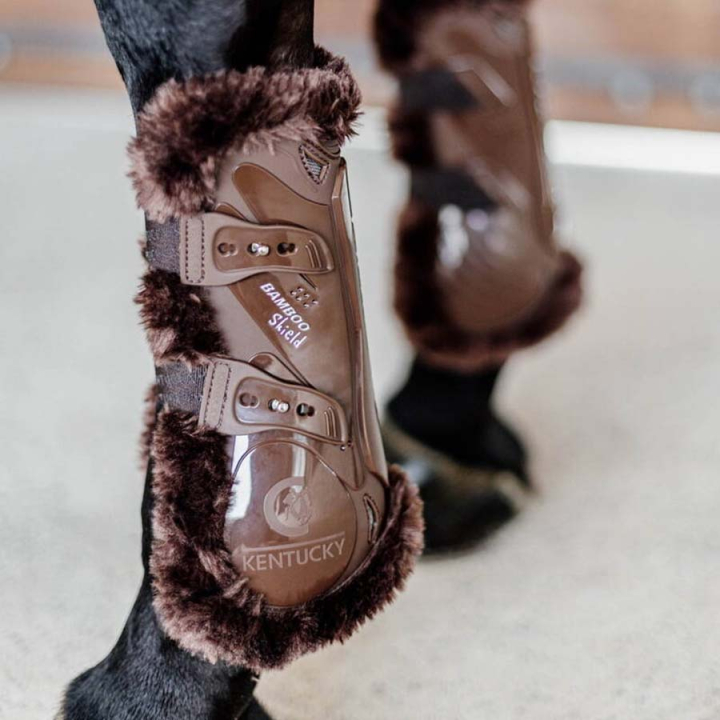 Guêtres ouvertes Vegan Sheepskin Bamboo Elastic Marron/Marron dans le groupe Équipement cheval / Protections des Membres / Guêtres ouvertes chez Equinest (88102BRBR_r)