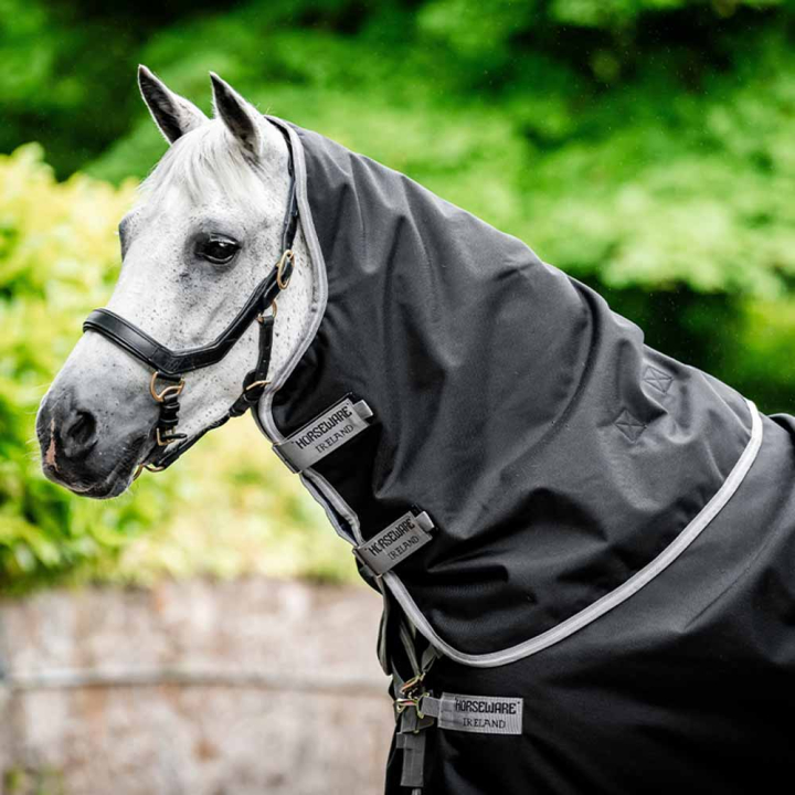 Couvre-cou Amigo Bravo 12 1200D 0g Noir/Gris dans le groupe Couvertures cheval / Couvre-encolures chez Equinest (AARN41KJIBAGR_r)