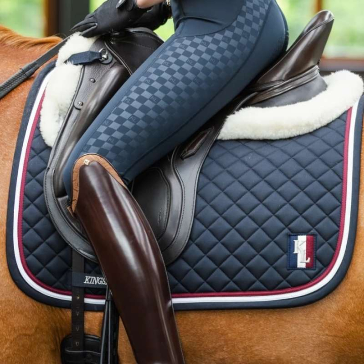 Tapis de selle de dressage Classique Bleu Marine dans le groupe Équipement cheval / Tapis de selle / Tapis de selle dressage chez Equinest (KLC-HGS-786Ma_r)