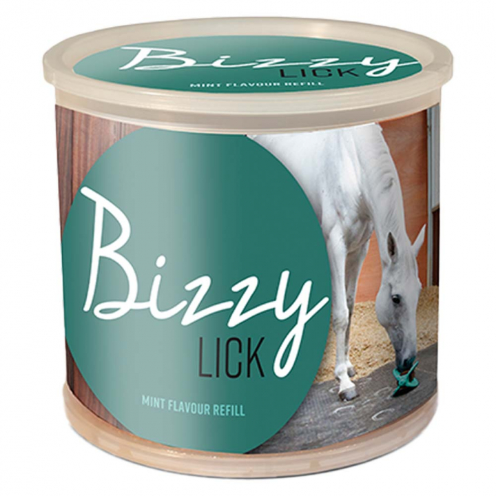 Recharge de Bloc Lécheur Menthe Bizzy Lick 1 kg dans le groupe Compléments alimentaires / Compléments alimentaires pour chevaux / Blocs & Pierre à sel chez Equinest (LIKBIZMIX8-1000)