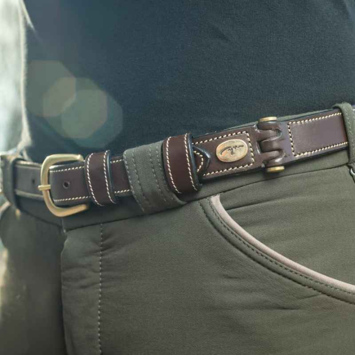 Ceinture Flat Leather Marron dans le groupe Vêtements d'équitation / Accessoires / Ceintures chez Equinest (RI19ABR10BR_r)