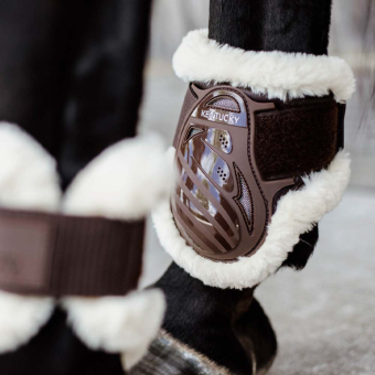 Guêtres en peau de mouton pour jeune cheval Shield Marron
