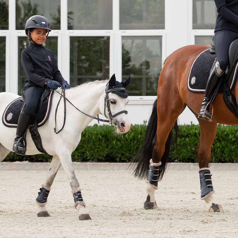 Tapis de selle mixte Shetty Velvet Emblem Heritage Bleu Marinee