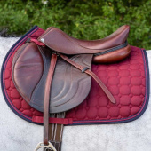 Tapis de selle mixte Florence rouge vin/Bleu Marinee Tapis de selle mixte Florence rouge vin/Bleu Marinee