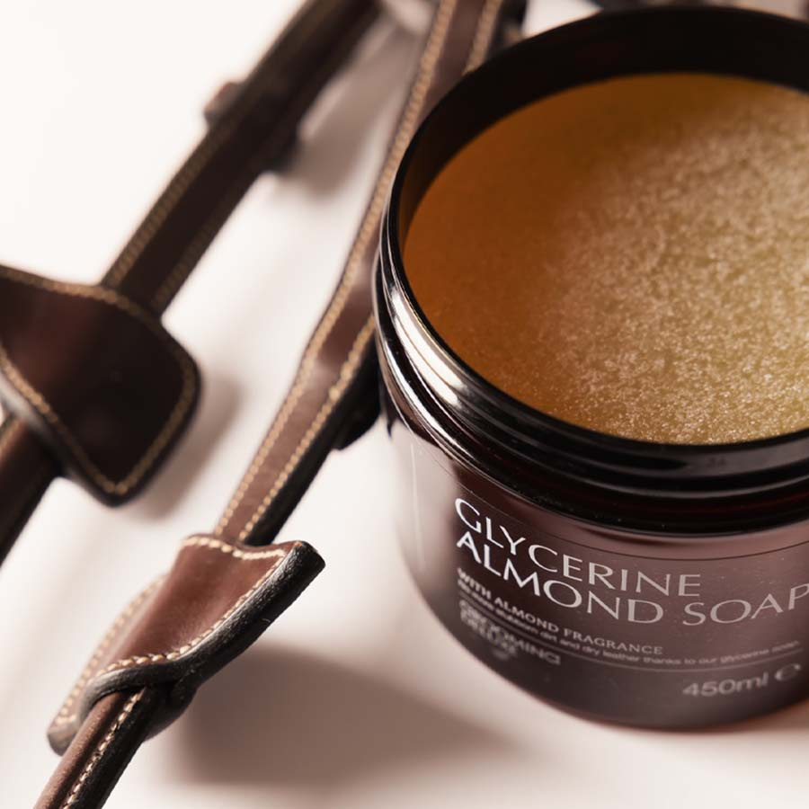 Savon pour Cuir Glycérine Almond 450ml