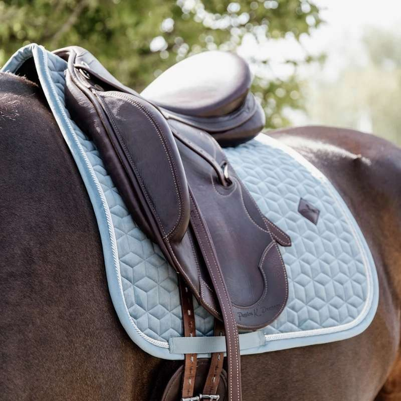 Tapis de selle dressage Velvet Bleu Clair