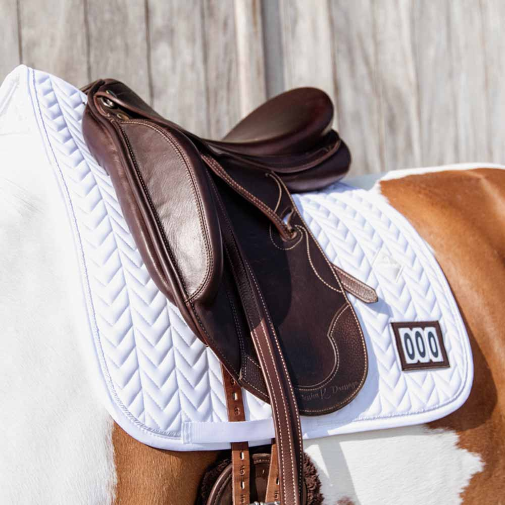Tapis de selle dressage Fishbone Competition Blanc