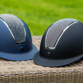 Casque d'équitation Omega Glamourous Noir/Gunmetal Casque d'équitation Omega Glamourous Noir/Gunmetal