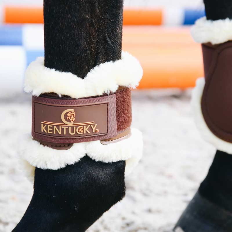 Guêtres en peau de mouton pour jeune cheval Marron