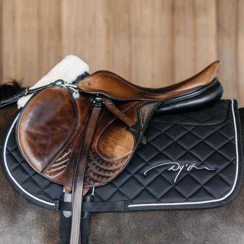 Tapis de selle Skin Friendly Vegan Sheepskin Noir
