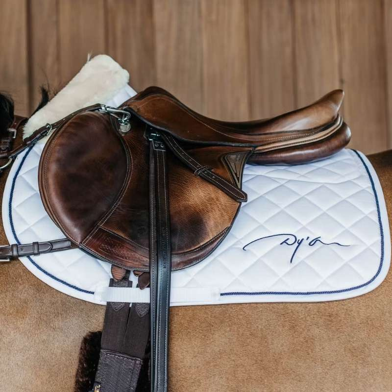 Tapis de selle Skin Friendly Vegan Sheepskin Blanc