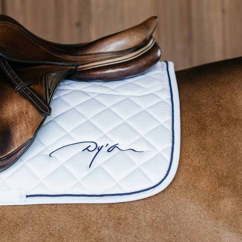 Tapis de selle Skin Friendly Vegan Sheepskin Blanc