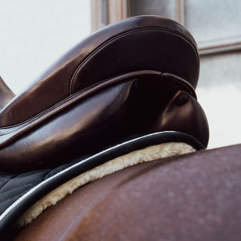 Tapis de selle dressage Skin Friendly Vegan Sheepskin Noir