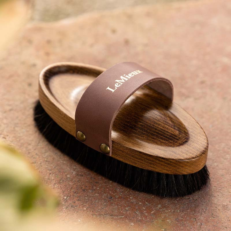 Brosse de pansage Artisan Lambswool Marron
