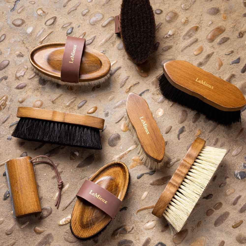 Brosse de pansage Artisan Soft Goats Hair Marron